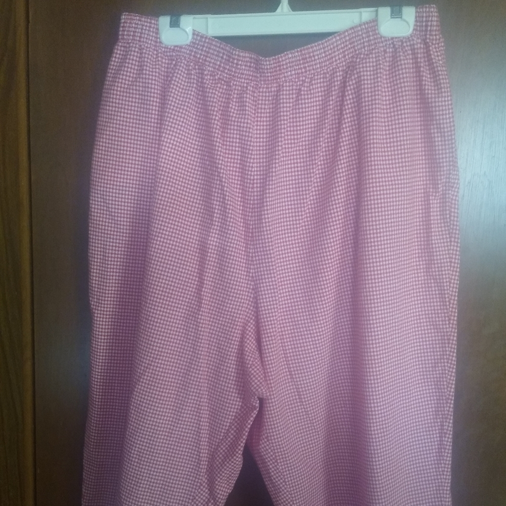 Shenanigan's Red/White Checkered Capris Size 3X